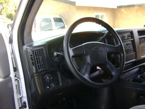 Used 2003 Chevrolet Express 3500 image 8