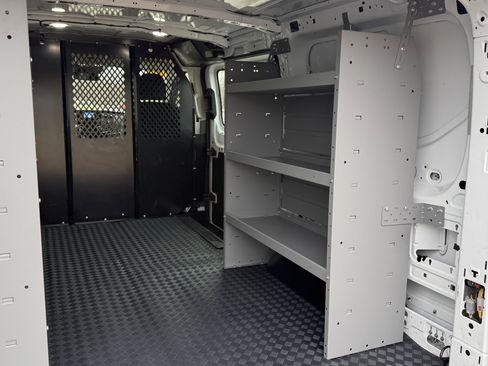 Used 2024 Ford Transit 250 image 6