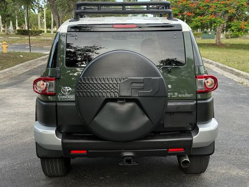 Used 2014 Toyota FJ Cruiser AWD/4WD image 41