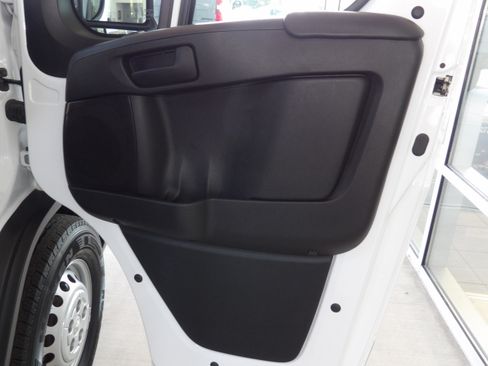Used 2025 RAM ProMaster 2500 136 FWD image 23