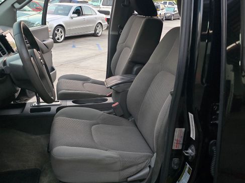 Used 2012 Nissan Frontier SV image 32