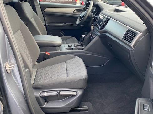 Used 2020 Volkswagen Atlas Cross Sport S image 17