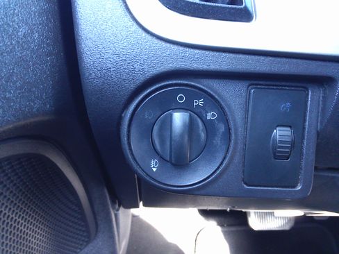 Used 2009 Ford Focus SES image 25