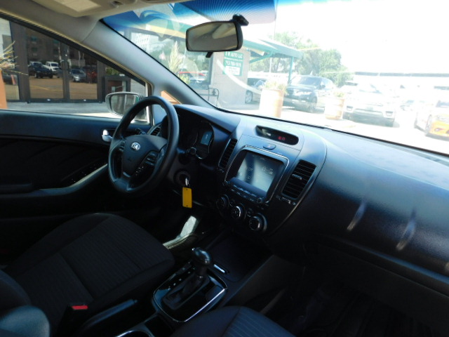 Used 2018 Kia Forte Sedan FWD image 19