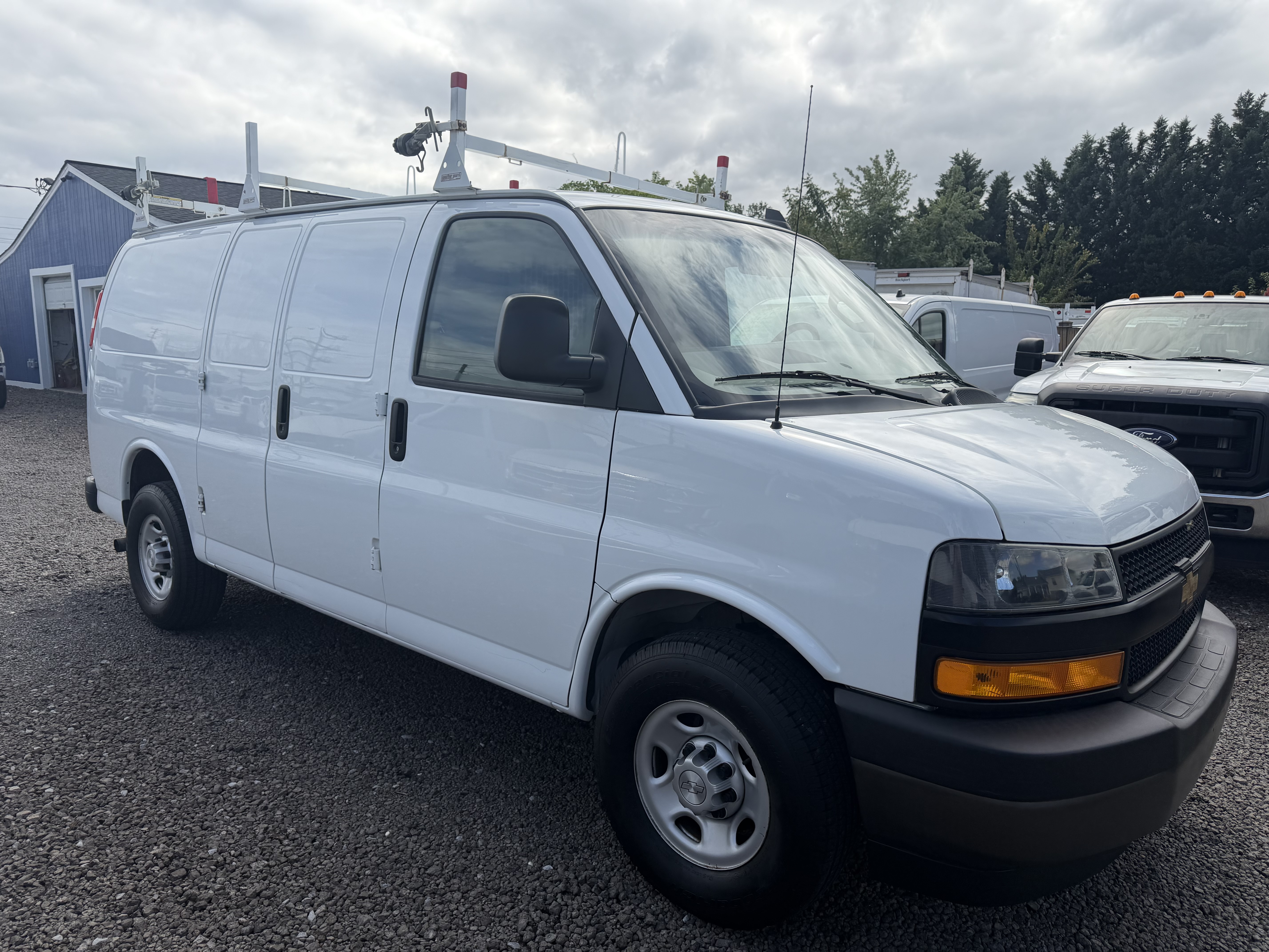 Used 2020 Chevrolet Express 2500 UNAVAIL RWD image 6