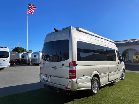 Used 2014 Mercedes-Benz Sprinter 4500 image 2