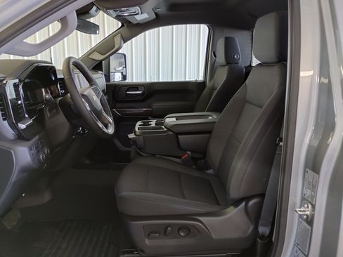 Used 2024 Chevrolet Silverado 2500 LT image 7