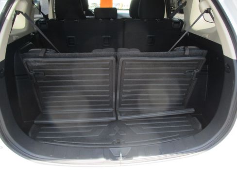 Used 2016 Mitsubishi Outlander 4WD ES image 48
