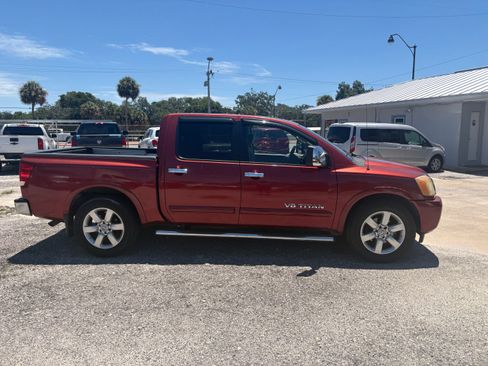 Used 2013 Nissan Titan 2WD Crew Cab image 3