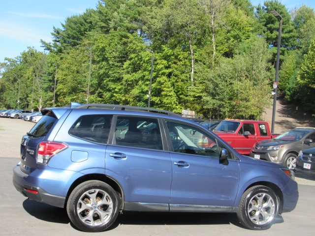 Used 2017 Subaru Forester 2.5i Touring AWD/4WD image 10