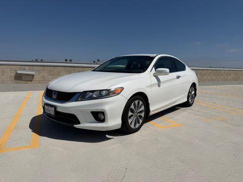 Used 2013 Honda Accord EX Coupe image 2
