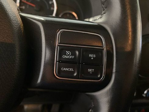 Used 2017 Jeep Wrangler Unlimited Sahara AWD/4WD image 16