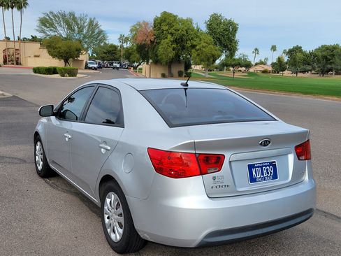 Used 2011 Kia Forte EX image 4