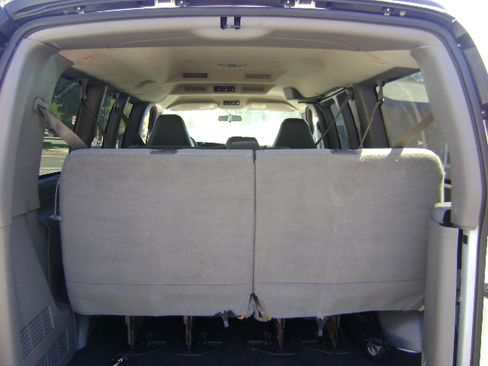 Used 2009 Chevrolet Express 3500 Passenger RWD image 14