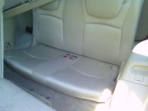 Used 2005 Toyota Highlander 2WD V6 w/ 3rd Row image 13