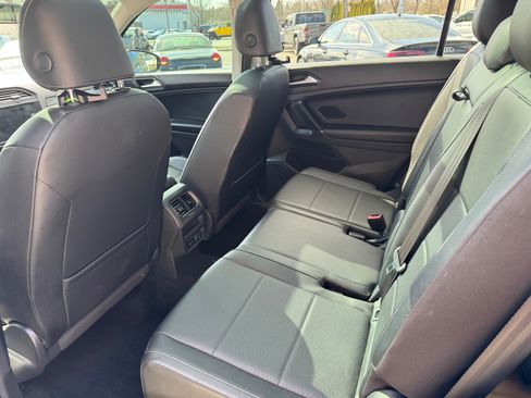 Used 2018 Volkswagen Tiguan SEL image 11