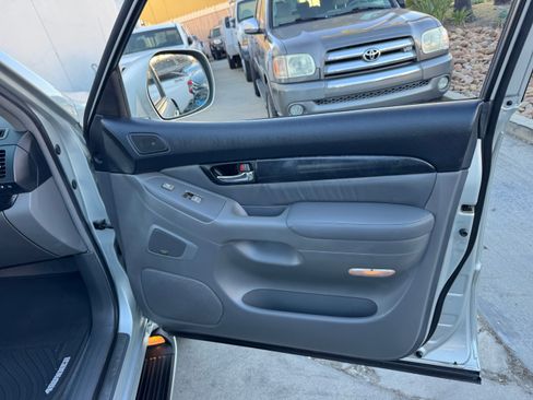 Used 2005 Lexus GX 470 image 31