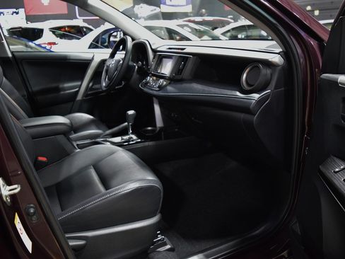 Used 2018 Toyota RAV4 FWD image 22
