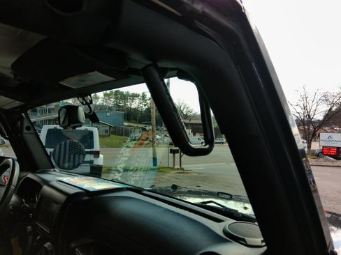 Used 2017 Jeep Wrangler Unlimited Sport S image 41