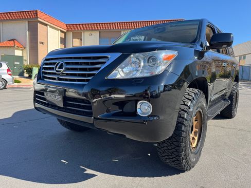 Used 2010 Lexus LX 570 image 6