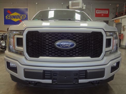 Used 2018 Ford F150 XLT image 2