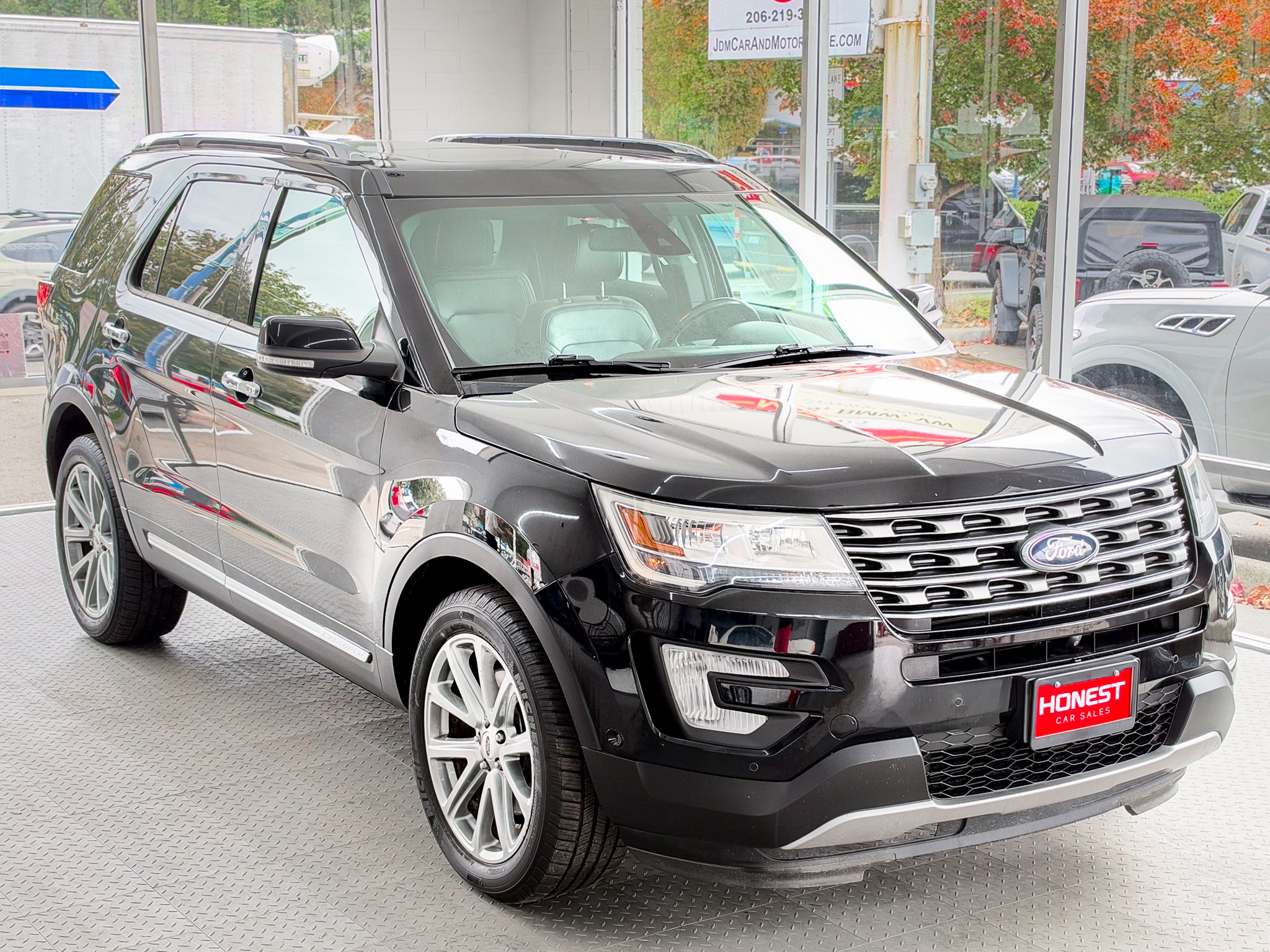 Used 2017 Ford Explorer 4WD Limited image 1