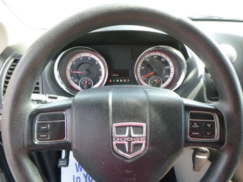 Used 2015 Dodge Grand Caravan SXT image 19