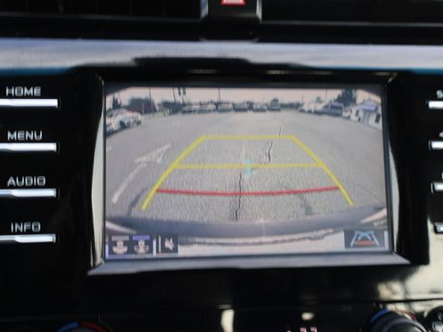 Used 2018 Toyota Camry XLE image 27