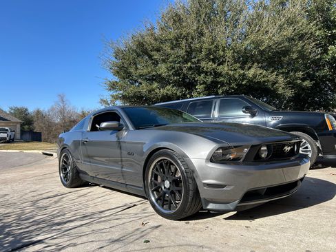 Used 2011 Ford Mustang GT Premium image 8
