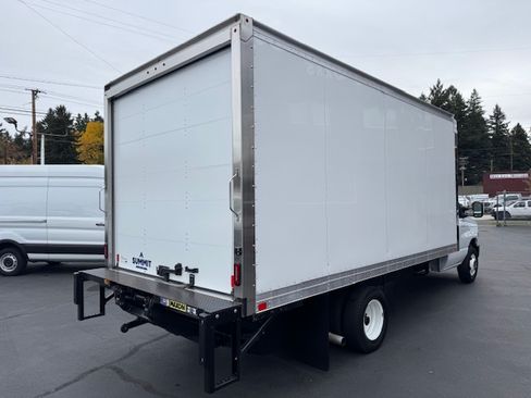 Used 2024 Ford E-350 and Econoline 350 image 9
