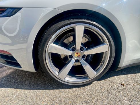 Used 2022 Porsche 911 Carrera 4 image 17