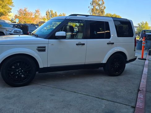 Used 2011 Land Rover LR4 HSE LUX image 56