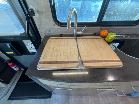 Used 2015 Mercedes-Benz Sprinter 4500 image 20