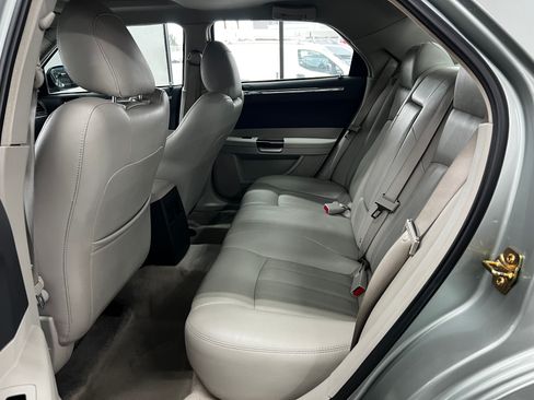 Used 2005 Chrysler 300 C image 13