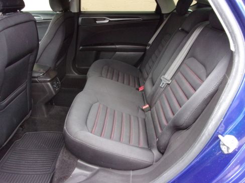 Used 2016 Ford Fusion SE FWD image 9