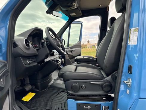New 2025 Mercedes-Benz Sprinter 2500 image 36