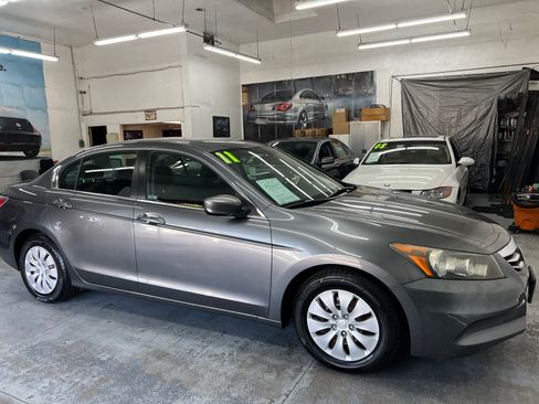 Used 2011 Honda Accord LX image 2