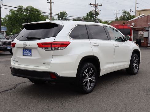 Used 2017 Toyota Highlander AWD LE Plus V6 image 8