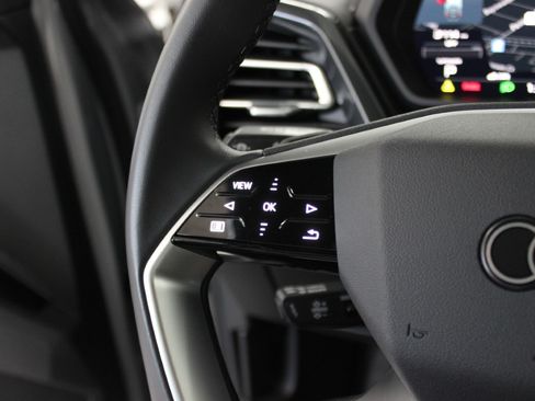 Used 2024 Audi Q4 e-tron Premium Plus image 30