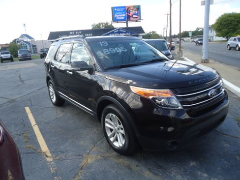 Used 2013 Ford Explorer 4WD XLT image 11