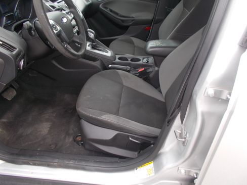 Used 2014 Ford Focus SE Sedan FWD image 7