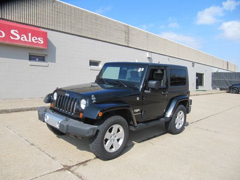 Used 2008 Jeep Wrangler Unlimited Sahara image 2