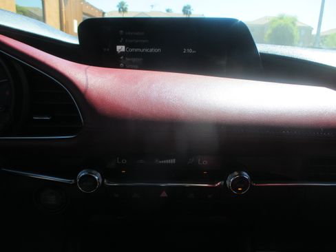 Used 2021 MAZDA MAZDA3 w/ Premium Package image 12
