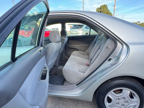 Used 2003 Toyota Camry LE image 18