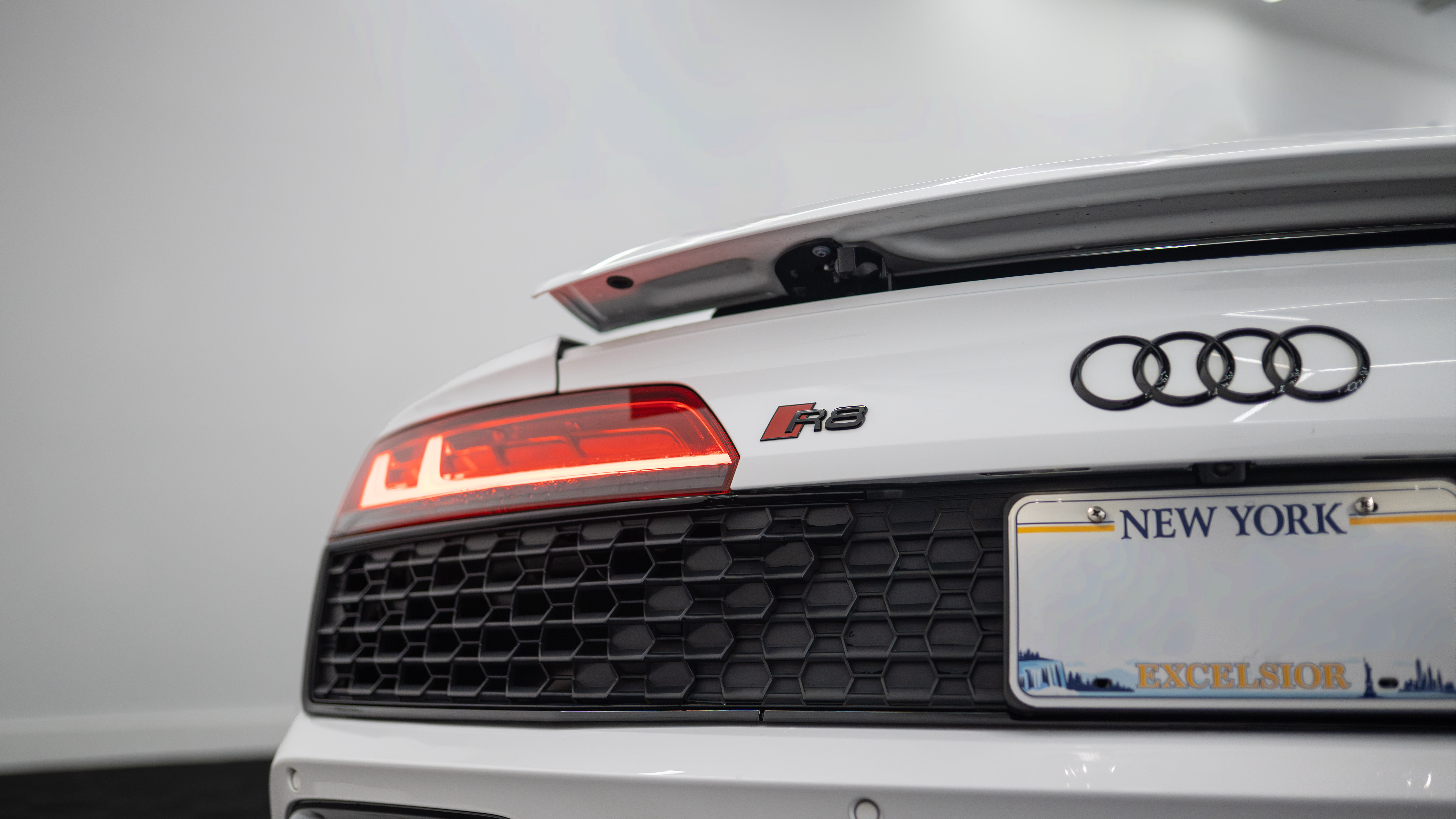 Used 2023 Audi R8 V10 performance Coupe RWD image 15