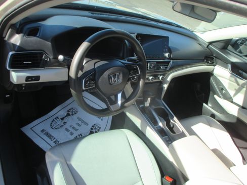 Used 2018 Honda Accord LX Special Edition image 4