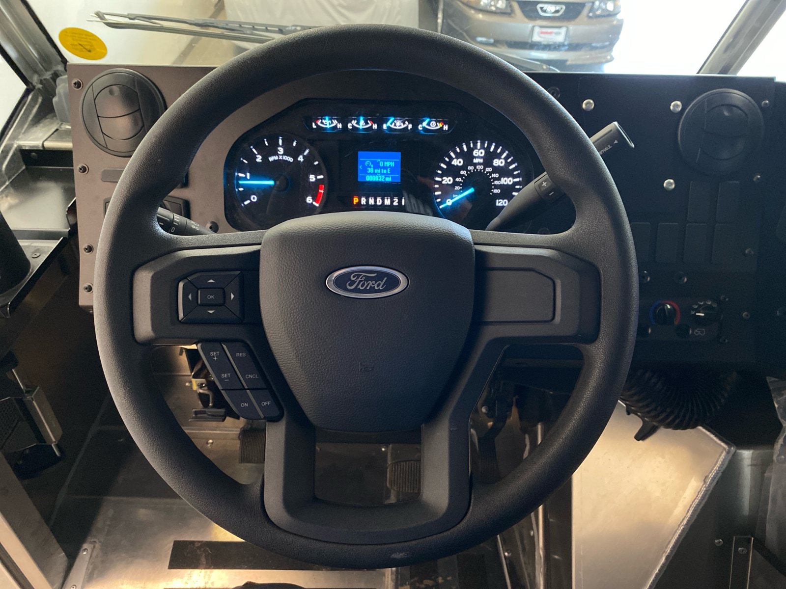 New 2026 Ford E-450 and Econoline 450 RWD image 11
