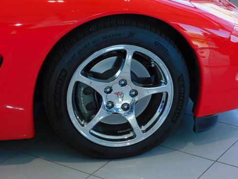 Used 1998 Chevrolet Corvette Stingray Convertible w/1LT image 8