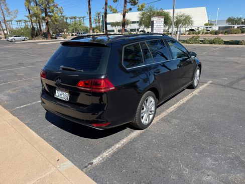 Used 2015 Volkswagen Golf TDI SE image 5