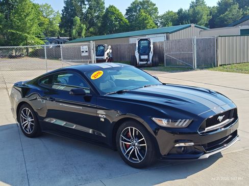 Used 2016 Ford Mustang GT image 11